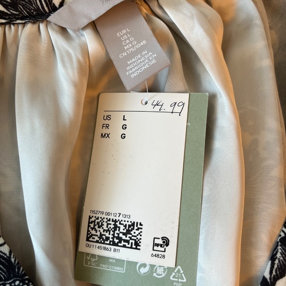 V-neck chiffon dress - Picture 16 of 16